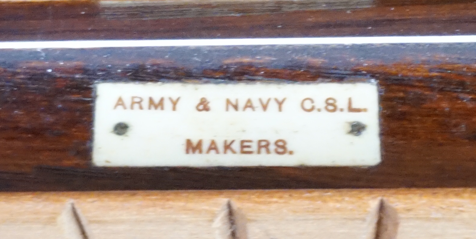 Somerset Light Infantry. A George V Sergeants Mess oak cigar box